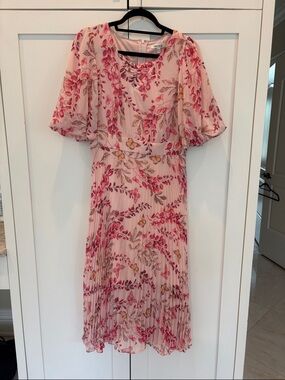 Kensie size medium Pink Floral Midi Dress with Flutter Sleeves
